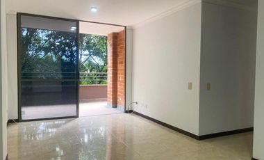 PR21786 Apartamento en arriendo en el sector Loma de las Brujas