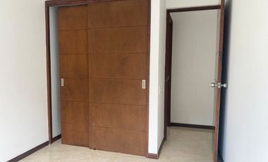 PR21786 Apartamento en arriendo en el sector Loma de las Brujas