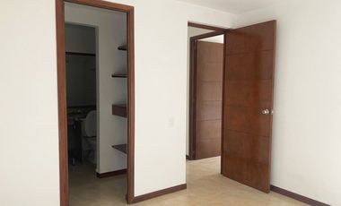 PR21786 Apartamento en arriendo en el sector Loma de las Brujas