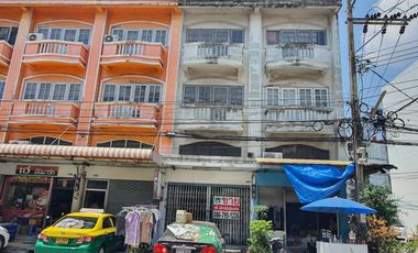 Commercial building for sell , good condition, 3.5 floors, 16 sq w, near Wat Trai, Ramintra Soi 8