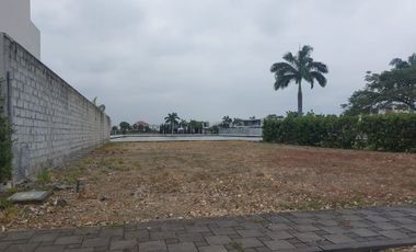 Samborondon, Vendo Excelente Terreno de Oportunidad con Vista Al Río.