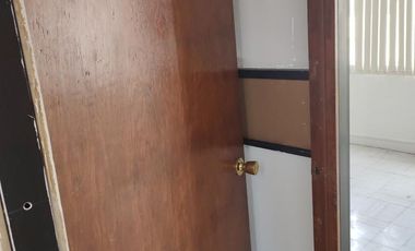 Amplia oficina en 3er piso, o escuela, o showroom o tatami, o taller.