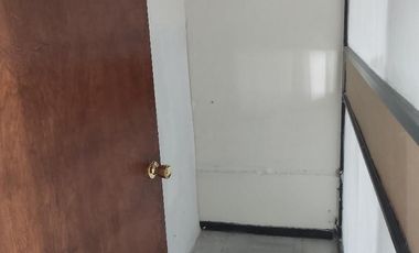 Amplia oficina en 3er piso, o escuela, o showroom o tatami, o taller.