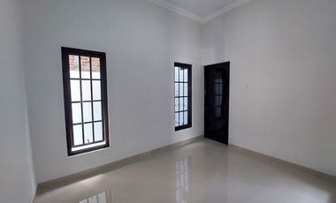 Rumah dengan desain modern hanya 3 kilometer ke kampus UMY