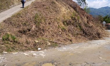VENDO TERRENO DE 3 CUADRAS CON 4 EXPLANACIONES EN BARBOSA ANTIOQUIA.