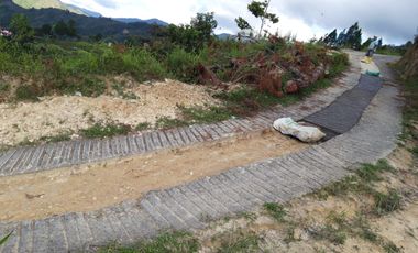 VENDO TERRENO DE 3 CUADRAS CON 4 EXPLANACIONES EN BARBOSA ANTIOQUIA.