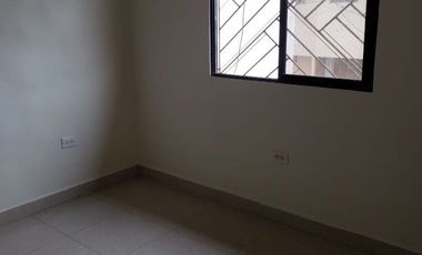 Hermosa Casa de 2 plantas en Mucho Lote1 en Venta -  junto a Villa España, Etapa Valencia