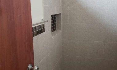 Hermosa Casa de 2 plantas en Mucho Lote1 en Venta -  junto a Villa España, Etapa Valencia