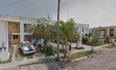 CASA DUPLEX EN CALLE DE LAS ROSAS, FRACC. JARDINES DEL SOL, BAHIA DE BANDERAS, ¡NO CRÉDITOS!