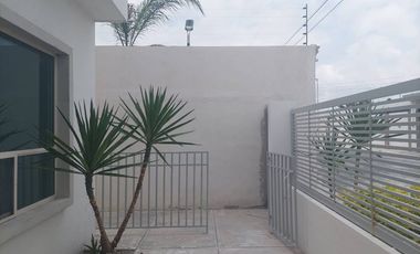 Bonita Casa Col Portal del Norte, Zuazua