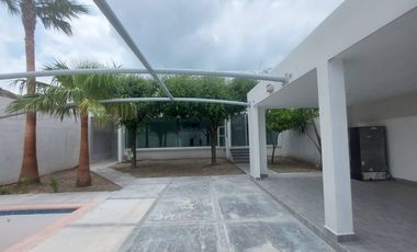 Bonita Casa Col Portal del Norte, Zuazua