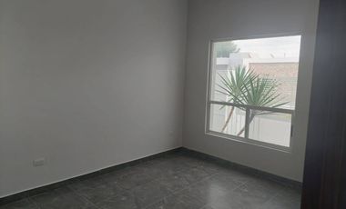 Bonita Casa Col Portal del Norte, Zuazua