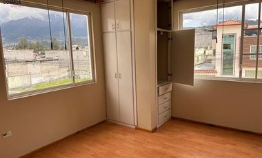 Venta de casa en Otavalo en Conjunto Casa Miranda