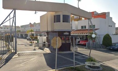 ¡APROVECHA ESTA INCREÍBLE OPORTUNIDAD PARA HACER CRECER TU PATRIMONIO! Casa en REMATE HIPOTECARIO BANCARIO Fraccionamiento La Puerta de Hierro, Pachuc