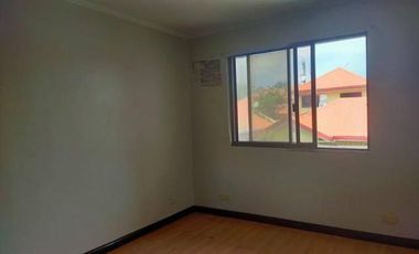 Three Bedrooms Duplex House in Consolacion