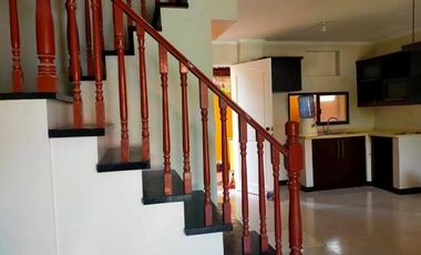 Three Bedrooms Duplex House in Consolacion