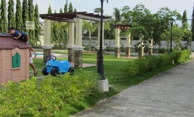 Three Bedrooms Duplex House in Consolacion