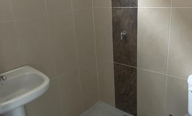 Kennedy Norte, Se renta Edificio de locales y oficinas comerciales  210 mts2