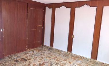 VENDE CASA, con amplios espacios, 5 recamaras, 2 baños, Santa María Tepepan, Xochimilco, CdMx.