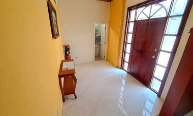 CASA AMOBLADA CON PISCINA EN VENTA SECTOR BARBASQUILLO CERCA A LA QUADRA MANTA