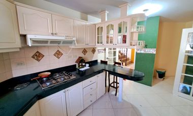 CASA AMOBLADA CON PISCINA EN VENTA SECTOR BARBASQUILLO CERCA A LA QUADRA MANTA