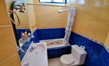 CASA AMOBLADA CON PISCINA EN VENTA SECTOR BARBASQUILLO CERCA A LA QUADRA MANTA