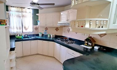 CASA AMOBLADA CON PISCINA EN VENTA SECTOR BARBASQUILLO CERCA A LA QUADRA MANTA