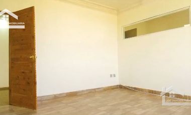 AMPLIA CASA DE TRES PISOS, IDEAL PARA INSTALAR UNA CLÍNICA, SPA, COLEGIO, CENTRO RECREATIVO, ETC