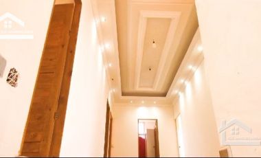 AMPLIA CASA DE TRES PISOS, IDEAL PARA INSTALAR UNA CLÍNICA, SPA, COLEGIO, CENTRO RECREATIVO, ETC