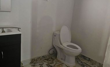 AMPLIA CASA DE TRES PISOS, IDEAL PARA INSTALAR UNA CLÍNICA, SPA, COLEGIO, CENTRO RECREATIVO, ETC