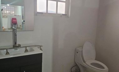 AMPLIA CASA DE TRES PISOS, IDEAL PARA INSTALAR UNA CLÍNICA, SPA, COLEGIO, CENTRO RECREATIVO, ETC