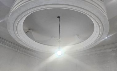 AMPLIA CASA DE TRES PISOS, IDEAL PARA INSTALAR UNA CLÍNICA, SPA, COLEGIO, CENTRO RECREATIVO, ETC