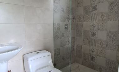 Venta de Casa de Lujo con Terreno amplio en Urbanización Casa Laguna