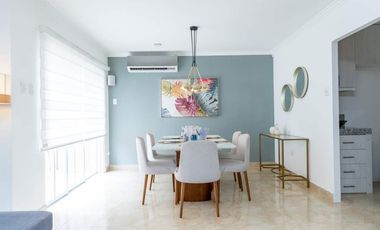 Venta de Casa de Lujo con Terreno amplio en Urbanización Casa Laguna