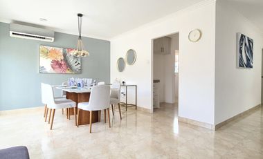 Venta de Casa de Lujo con Terreno amplio en Urbanización Casa Laguna