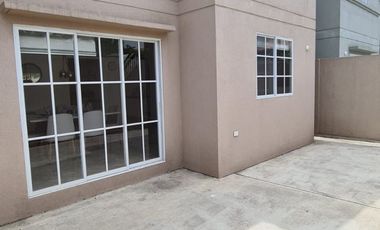 Venta de Casa de Lujo con Terreno amplio en Urbanización Casa Laguna