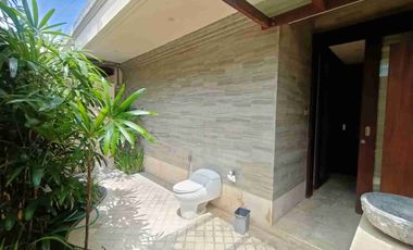 VILLA WITH BIG GARDEN FOR SALE IN SANUR, BALI