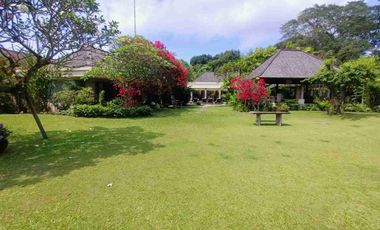 VILLA WITH BIG GARDEN FOR SALE IN SANUR, BALI