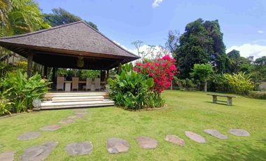 VILLA WITH BIG GARDEN FOR SALE IN SANUR, BALI