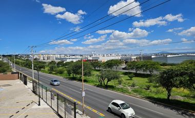 RENTA LOCAL COMERCIAL SOBRE BOULEVARD PEÑA FLOR!!!