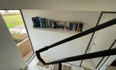 SE VENDE ESPECTACULAR CASA EN CAJICA, VEREDA EL CANELON