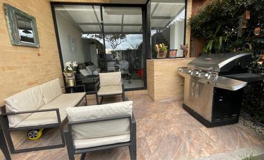 SE VENDE ESPECTACULAR CASA EN CAJICA, VEREDA EL CANELON