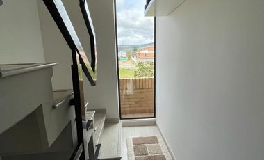 SE VENDE ESPECTACULAR CASA EN CAJICA, VEREDA EL CANELON