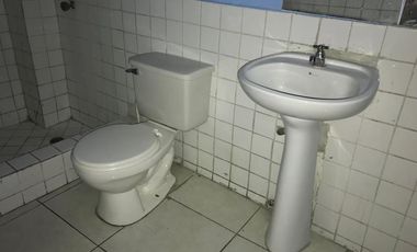 Local Comercial de alquiler en la Av. Luis plaza de Dañin, Cdla La FAE.