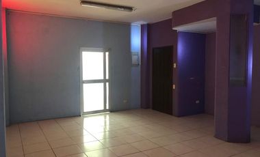 Local Comercial de alquiler en la Av. Luis plaza de Dañin, Cdla La FAE.