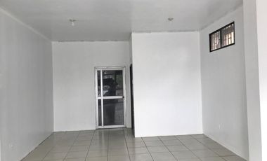 Local Comercial de alquiler en la Av. Luis plaza de Dañin, Cdla La FAE.