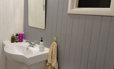 EN VENTA AMPLIA CASA CON CABAÑA Y GALPON EN PARCELA