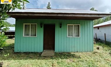 EN VENTA AMPLIA CASA CON CABAÑA Y GALPON EN PARCELA