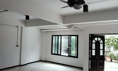 Sale with Tenant Townhouse Sathorn Soi 9