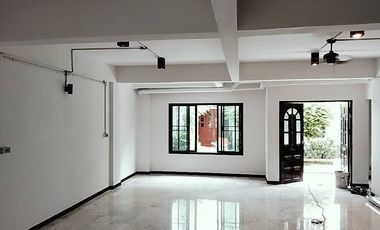 Sale with Tenant Townhouse Sathorn Soi 9